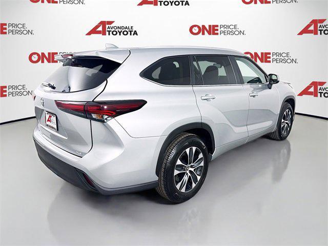 used 2025 Toyota Highlander car, priced at $48,981
