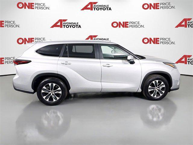 used 2025 Toyota Highlander car, priced at $48,981