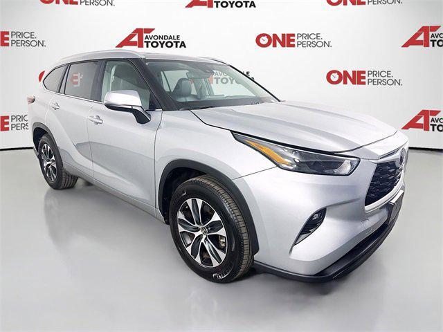 used 2025 Toyota Highlander car, priced at $48,981