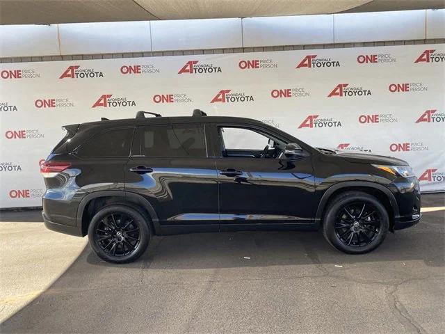 used 2019 Toyota Highlander car, priced at $22,986