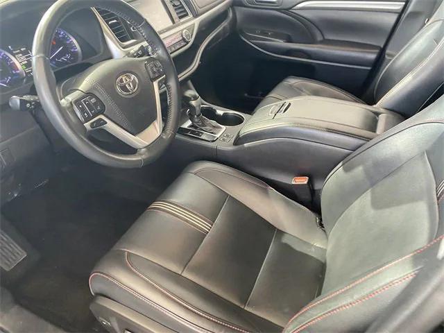 used 2019 Toyota Highlander car, priced at $22,986