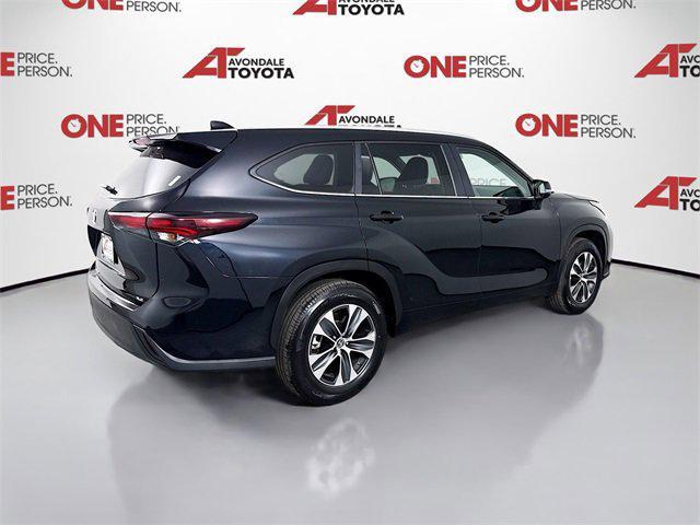 used 2025 Toyota Highlander car, priced at $48,481