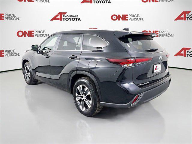 used 2025 Toyota Highlander car, priced at $48,481