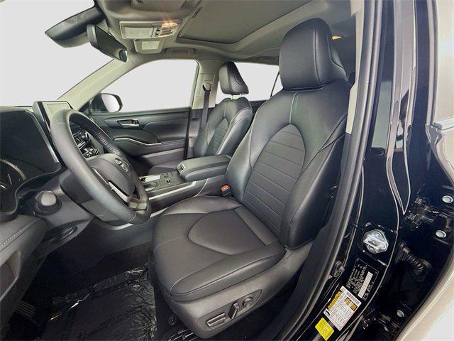 used 2025 Toyota Highlander car, priced at $48,481