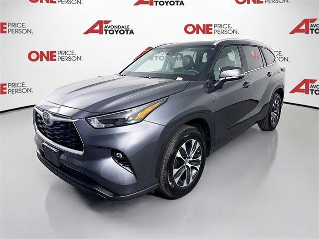 used 2025 Toyota Highlander car, priced at $49,481