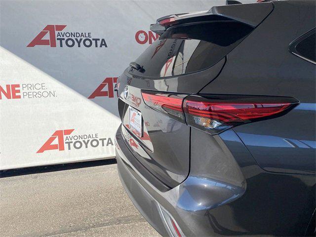 used 2023 Toyota Highlander car, priced at $35,981