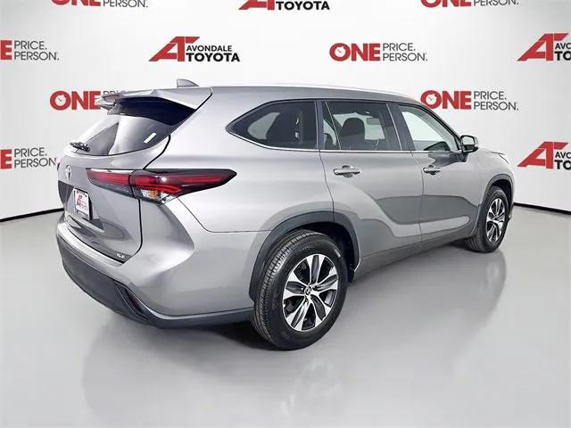 used 2025 Toyota Highlander car, priced at $48,981