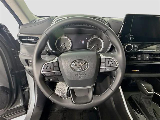 used 2025 Toyota Highlander car, priced at $48,981
