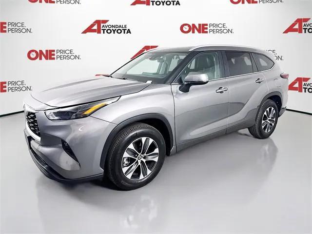 used 2025 Toyota Highlander car, priced at $48,981