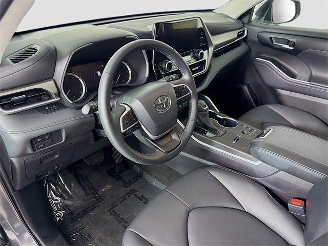 used 2025 Toyota Highlander car, priced at $48,481