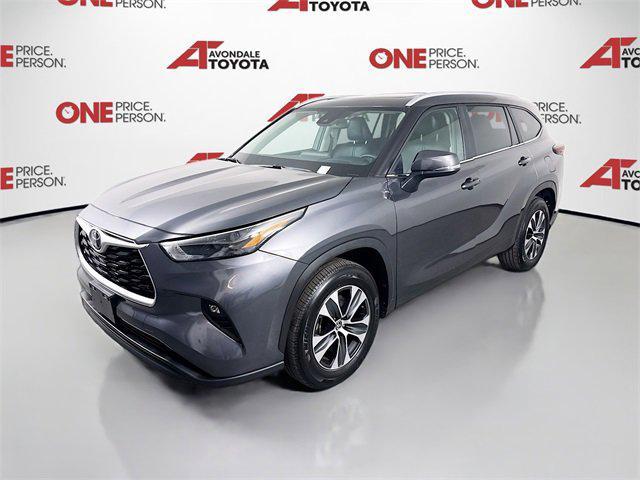 used 2025 Toyota Highlander car, priced at $48,481