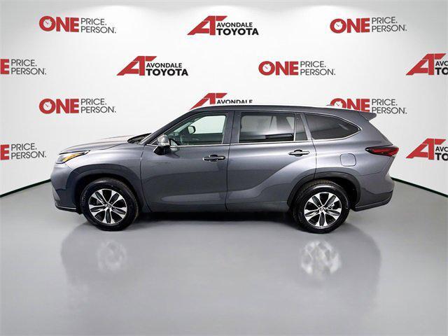 used 2025 Toyota Highlander car, priced at $48,481