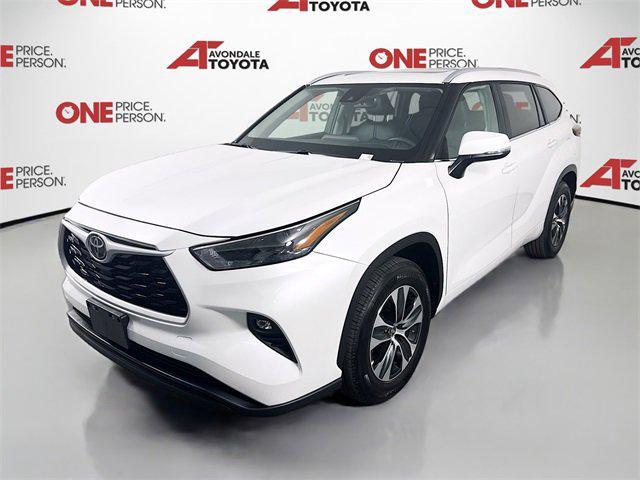 used 2025 Toyota Highlander car, priced at $48,481