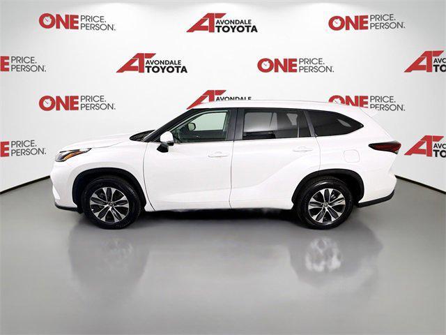 used 2025 Toyota Highlander car, priced at $48,481