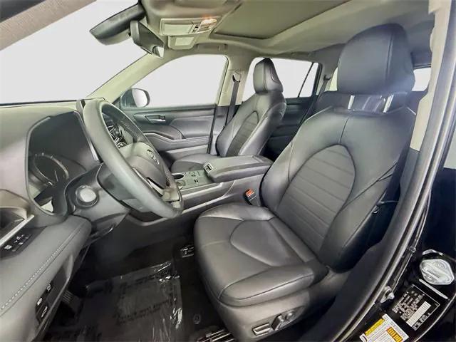 used 2025 Toyota Highlander car, priced at $48,481