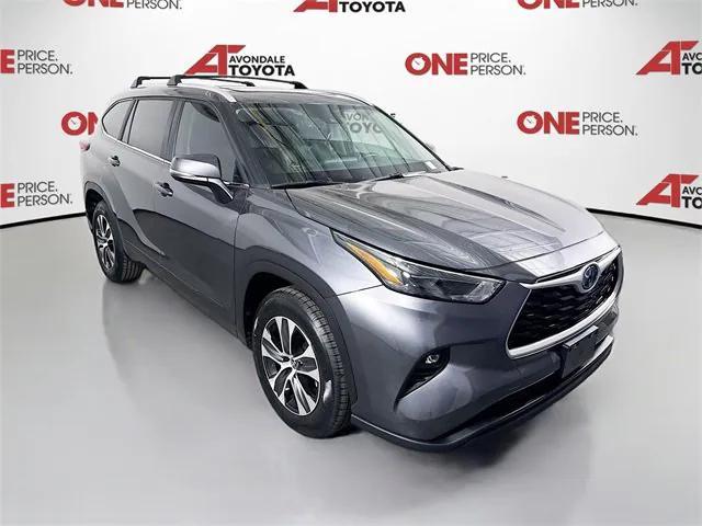 used 2023 Toyota Highlander car, priced at $41,981