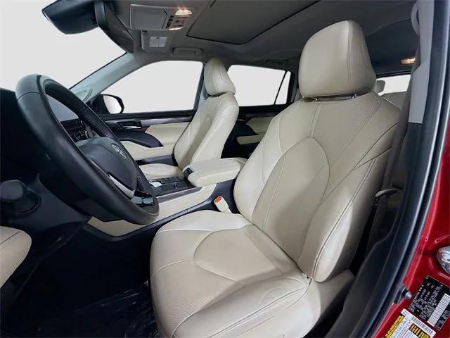 used 2024 Toyota Highlander car, priced at $42,485