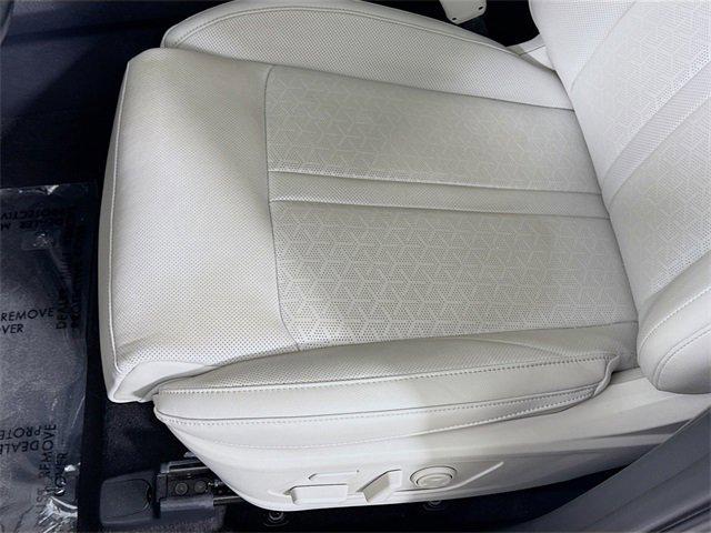 used 2023 Kia Sorento Plug-In Hybrid car, priced at $33,484