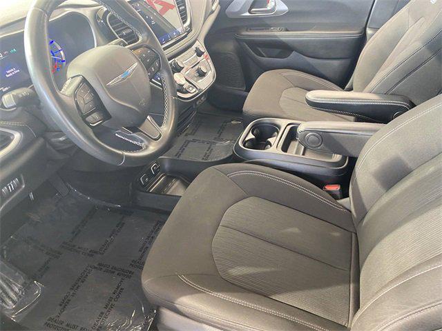 used 2021 Chrysler Pacifica Hybrid car, priced at $24,982