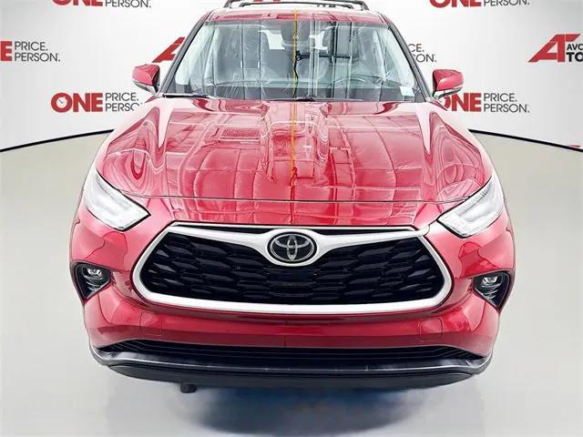 used 2023 Toyota Highlander car, priced at $33,981