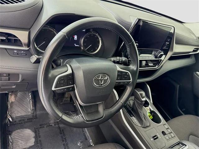used 2023 Toyota Highlander car, priced at $33,981