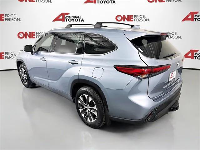 used 2021 Toyota Highlander car, priced at $26,486