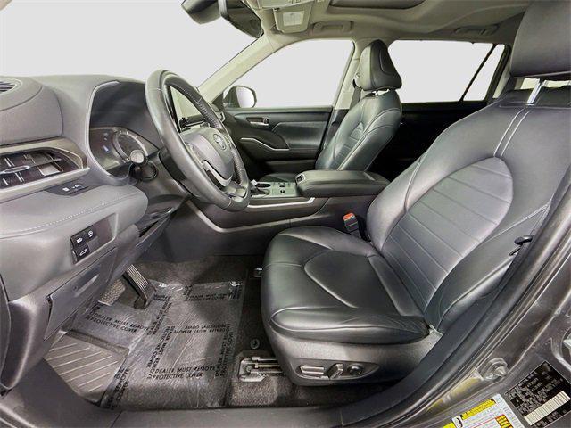 used 2024 Toyota Highlander car, priced at $39,981