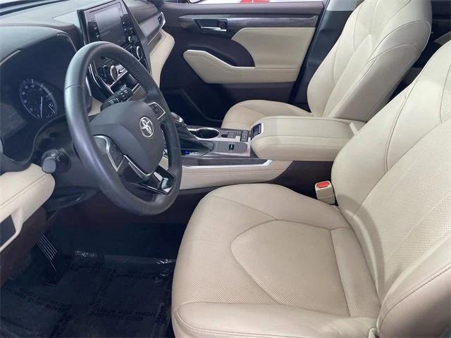 used 2021 Toyota Highlander car, priced at $36,981