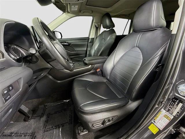used 2024 Toyota Highlander car, priced at $41,981