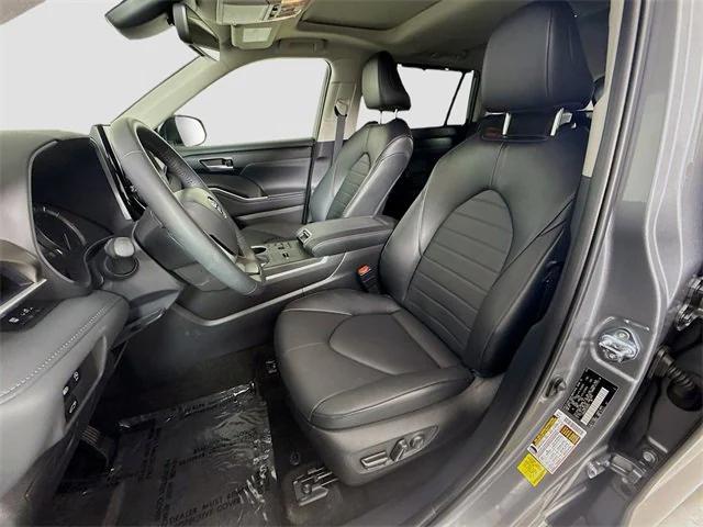 used 2025 Toyota Highlander car, priced at $48,481