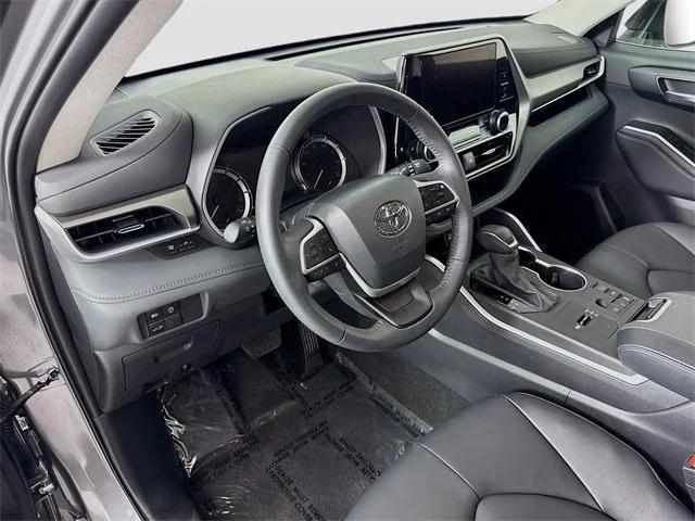 used 2025 Toyota Highlander car, priced at $48,481