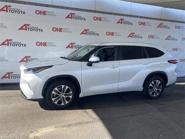 used 2023 Toyota Highlander car, priced at $38,981