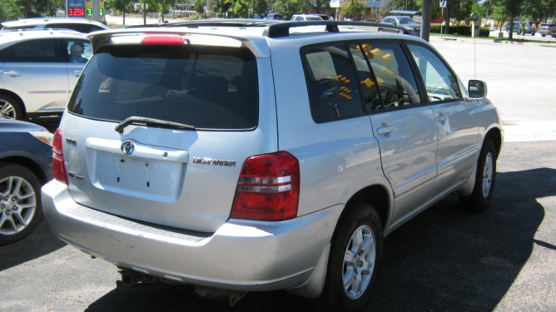 used 2002 Toyota Highlander car, priced at $4,288