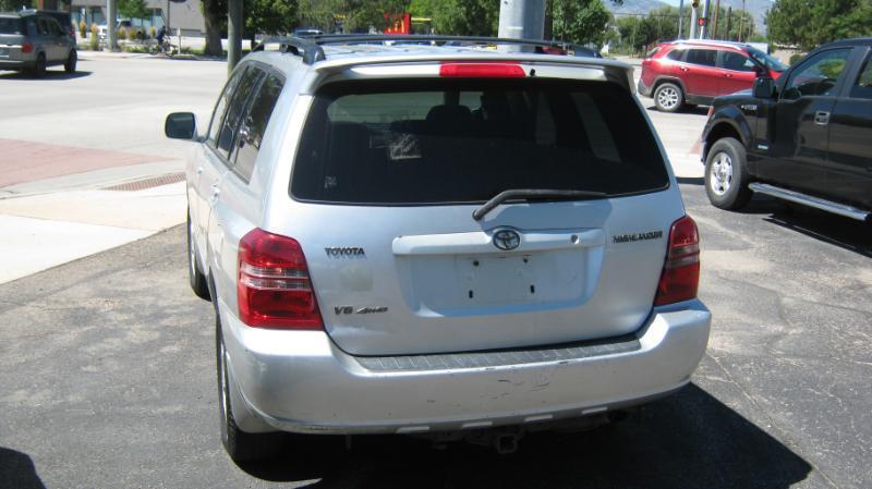 used 2002 Toyota Highlander car, priced at $4,288