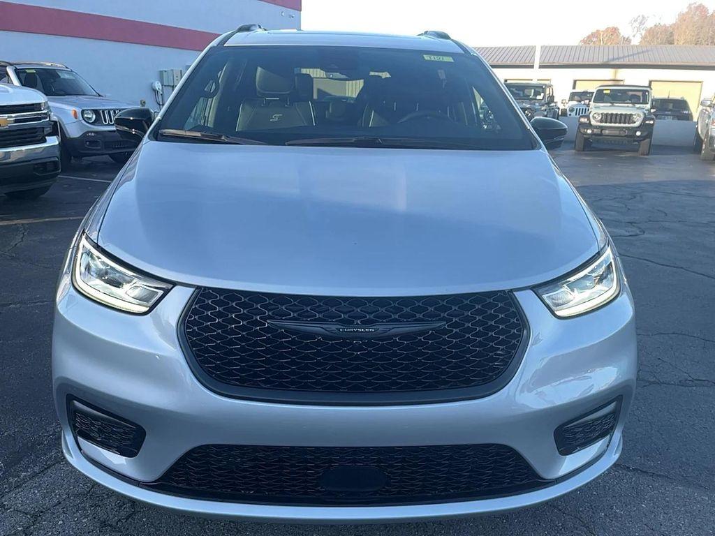new 2026 Chrysler Pacifica car, priced at $54,745