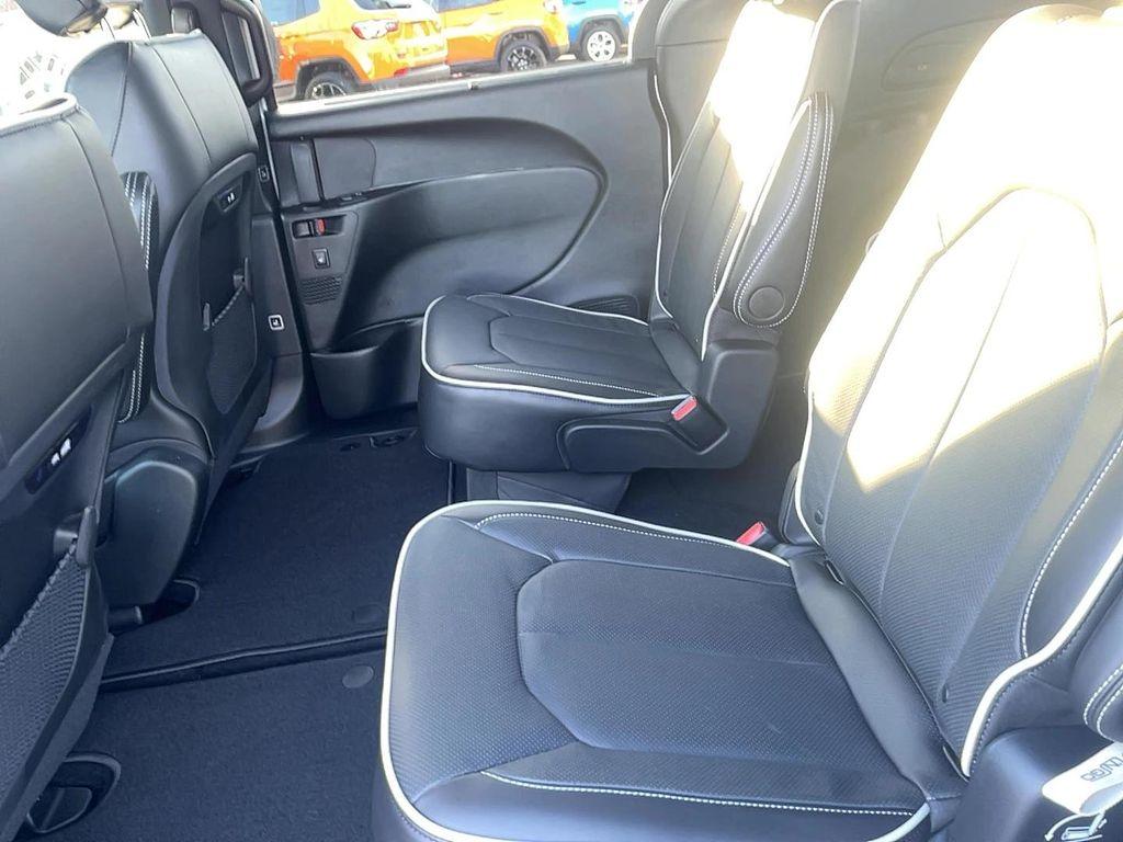 new 2026 Chrysler Pacifica car, priced at $54,745