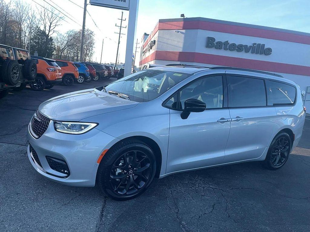 new 2026 Chrysler Pacifica car, priced at $54,745