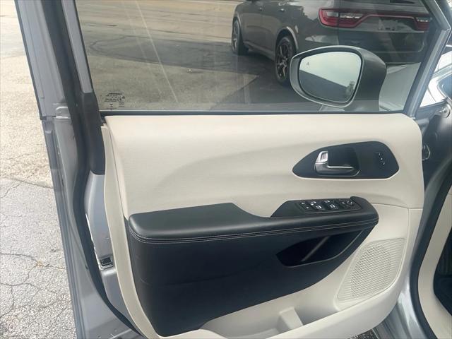 used 2020 Chrysler Pacifica car, priced at $20,993