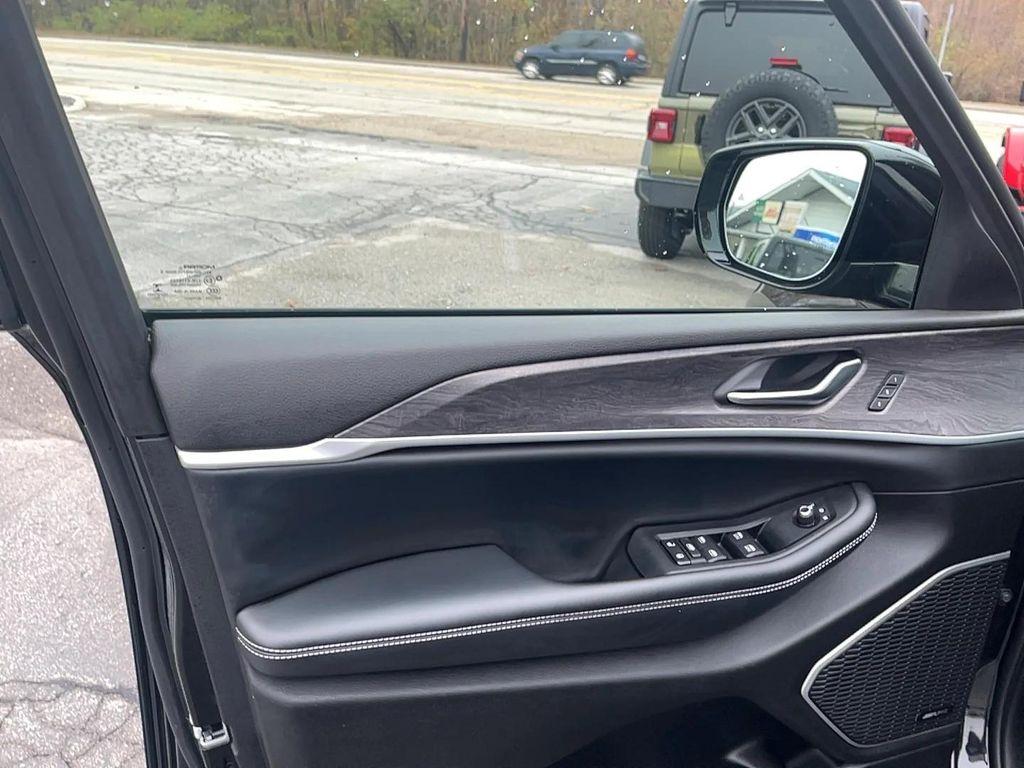 used 2022 Jeep Grand Cherokee L car