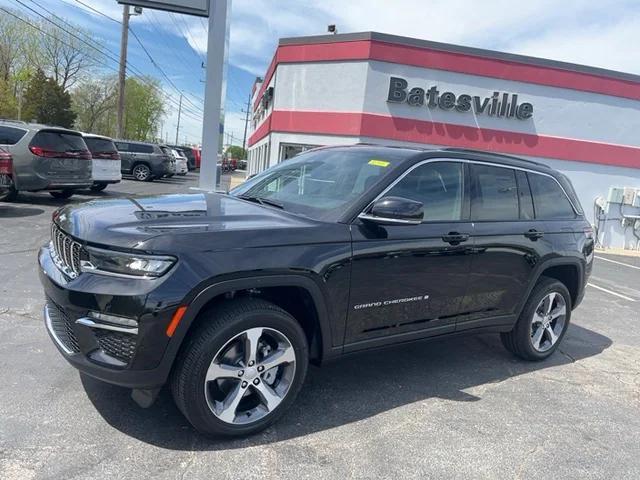 new 2024 Jeep Grand Cherokee car, priced at $55,435