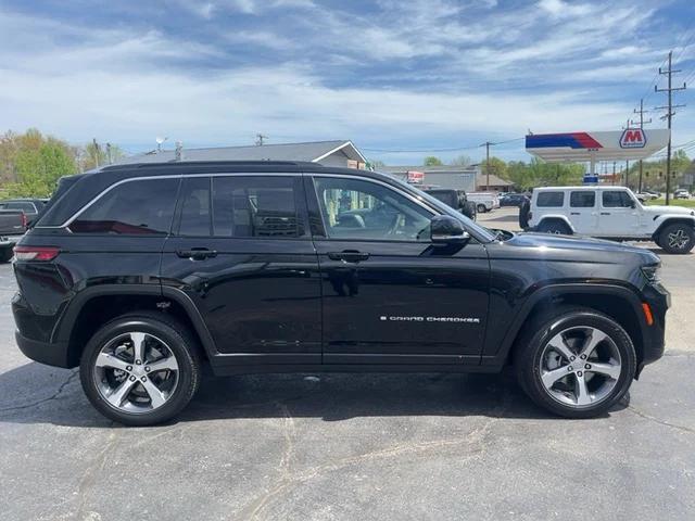 new 2024 Jeep Grand Cherokee car, priced at $55,435