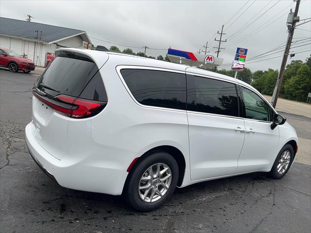 new 2024 Chrysler Pacifica car, priced at $43,255