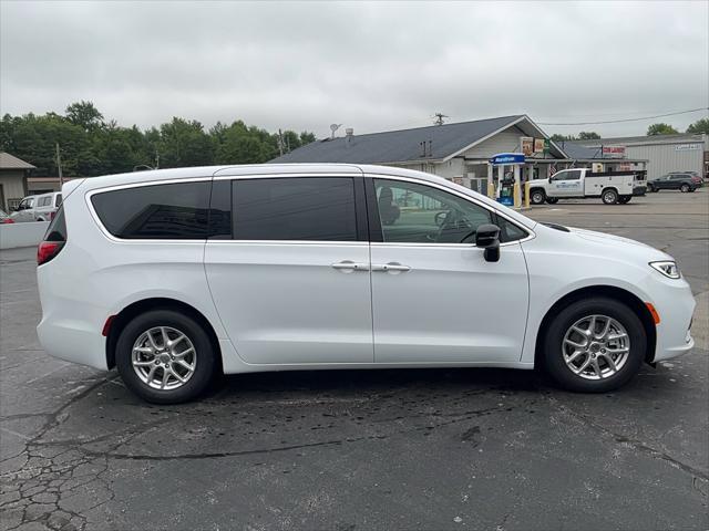 new 2024 Chrysler Pacifica car, priced at $43,255