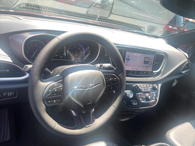 new 2025 Chrysler Pacifica car, priced at $48,145