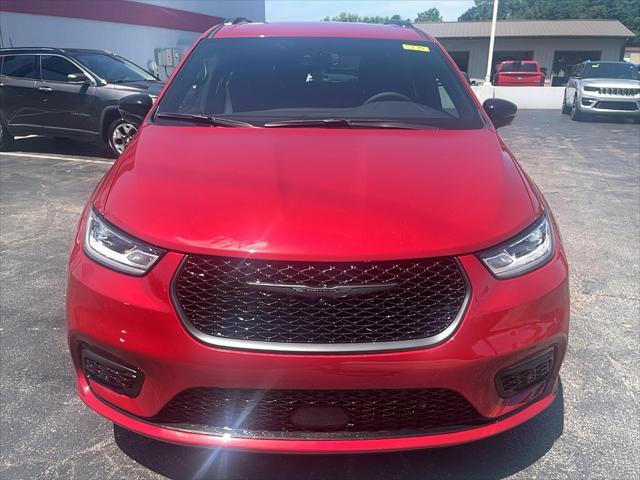new 2025 Chrysler Pacifica car, priced at $48,145