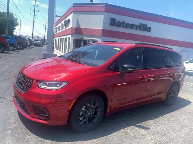 new 2025 Chrysler Pacifica car, priced at $48,145