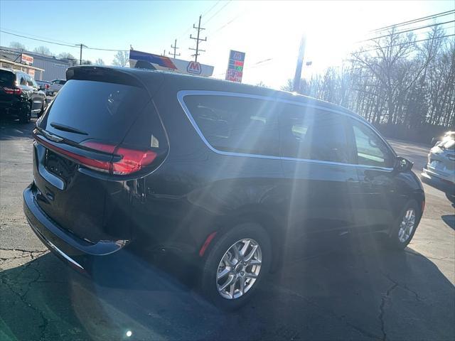 new 2025 Chrysler Pacifica car, priced at $45,425