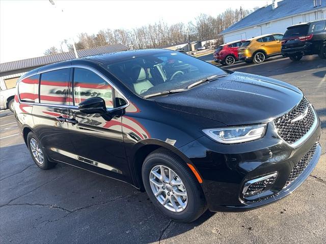 new 2025 Chrysler Pacifica car, priced at $45,425