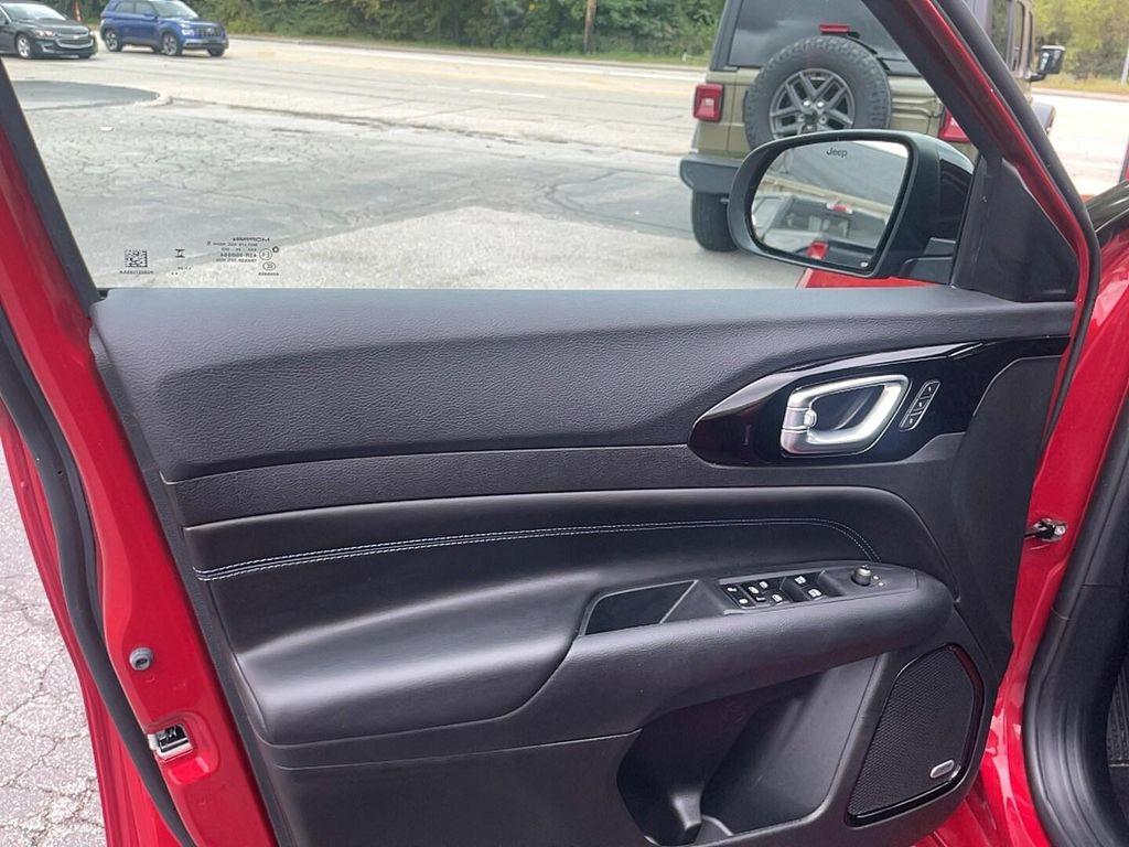 used 2025 Jeep Compass car