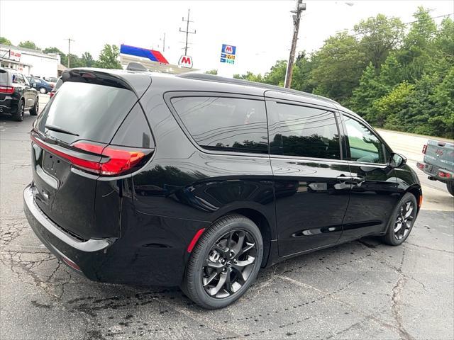 new 2024 Chrysler Pacifica car, priced at $45,500